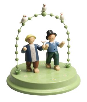 Liebespaar im Bogen mit drei Täubchen, zwei Herren 5407/3/2