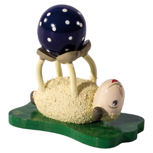 Schaf Rolli mit Ball